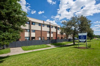 21 Holborn Drive in Kitchener, ON - Building Photo - Building Photo