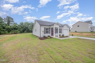 272 Johnson Rdg Wy in Four Oaks, NC - Building Photo - Building Photo