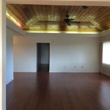 1349 Ala Napunani St in Honolulu, HI - Building Photo - Building Photo
