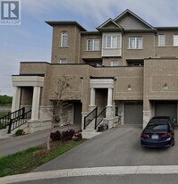 167 Harding Park St in Newmarket, ON - Building Photo