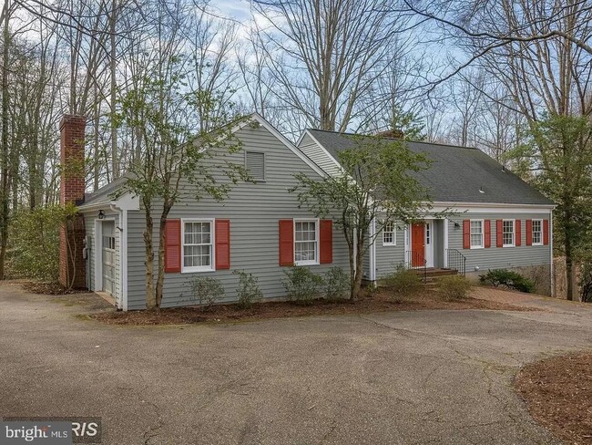 property at 105 Lake Shore Dr