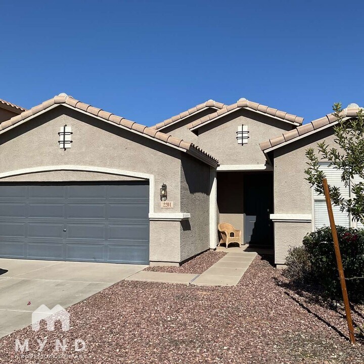 2204 W San Tan Hills Dr in Queen Creek, AZ - Building Photo