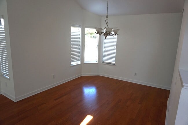 22116 Richford Dr in Lake Forest, CA - Building Photo - Building Photo