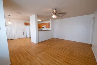 844 Village Point Ln in Fort Worth, TX - Building Photo - Building Photo