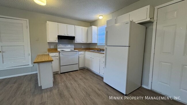 2500 W 16th St-Unit -A in Plainview, TX - Building Photo - Building Photo
