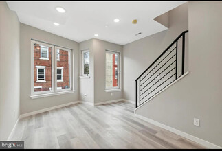 2424 Nicholas St in Philadelphia, PA - Building Photo - Building Photo