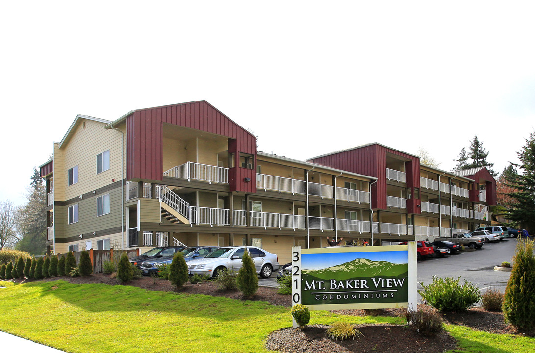 Mt Baker View Condos in Everett, WA - Foto de edificio