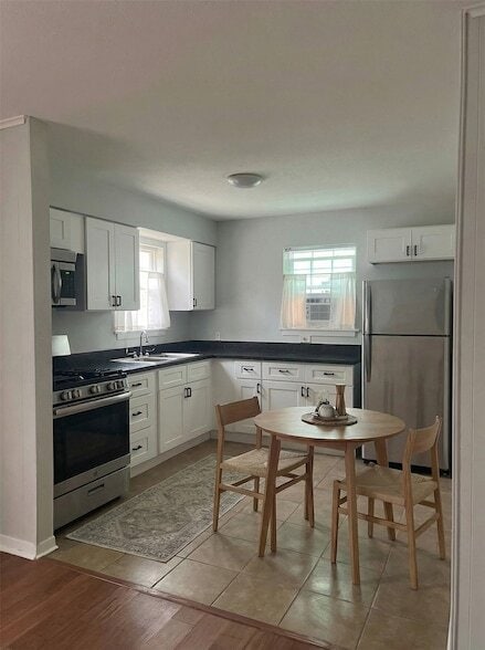 4911 Delano St, Unit 1 in Houston, TX - Foto de edificio - Building Photo