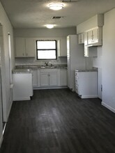 101 Carole Dr in Gregory, TX - Foto de edificio - Building Photo