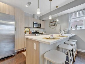 1346 Nicholson St NW, Unit #102 in Washington, DC - Foto de edificio - Building Photo
