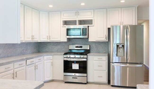property at 9326 Willowview Ln