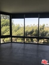 4316 Marina City Dr in Marina Del Rey, CA - Foto de edificio - Building Photo