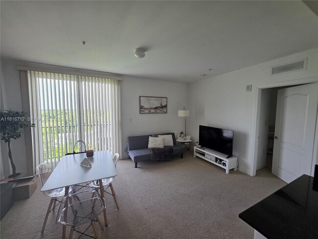 2701 SW 3rd Ave, Unit 602 in Miami, FL - Foto de edificio - Building Photo