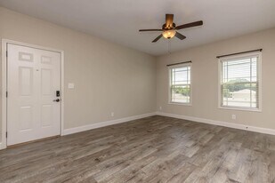 Wynwood Apartments in Clarksville, TN - Building Photo