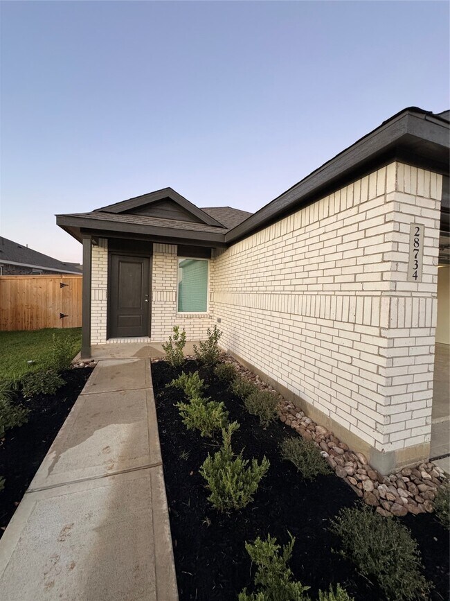 28734 Bottom Grass Trl in Hockley, TX - Building Photo - Building Photo