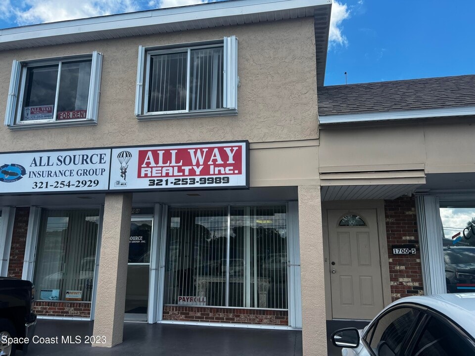 1704 Aurora Rd in Melbourne, FL - Building Photo