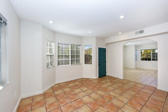 4521 Hollister Ave in Santa Barbara, CA - Building Photo - Building Photo