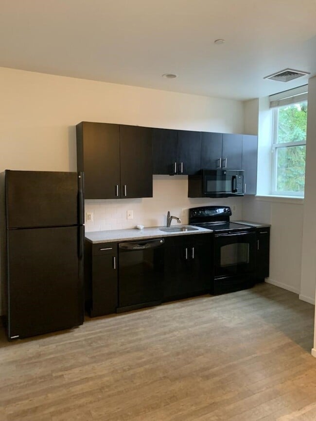 1021 W Lancaster Ave Apartments and Nearby Bryn Mawr Apartments For