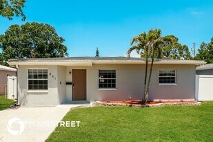 861 88th Ave N in St. Petersburg, FL - Building Photo