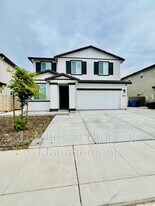 3115 Tinsley St in Manteca, CA - Building Photo