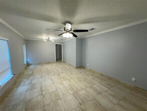 7910 Sands Point Dr in Houston, TX - Building Photo - Building Photo