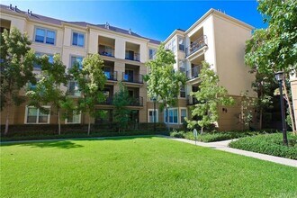 2335 Watermarke Pl, Unit 2335 in Irvine, CA - Building Photo - Building Photo