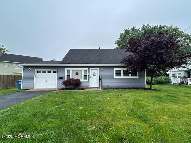 30 Spruce St in Hazlet, NJ - Building Photo