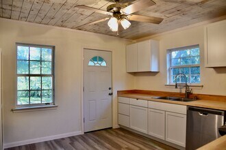 1111 Sanders St in Bowie, TX - Building Photo - Building Photo