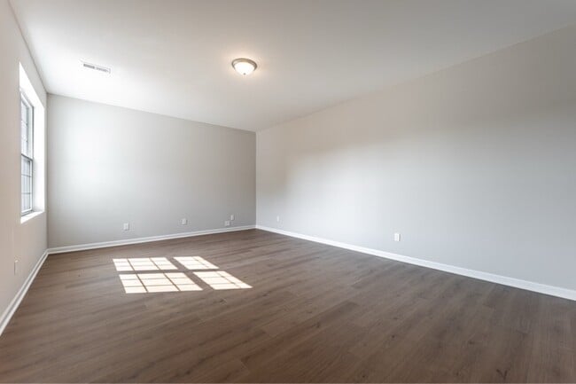 5699 Roy's Ridge in Loves Park, IL - Building Photo - Building Photo