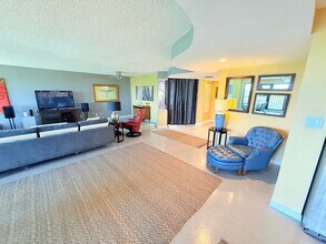 14820 Rue De Bayonne in Clearwater, FL - Building Photo - Building Photo