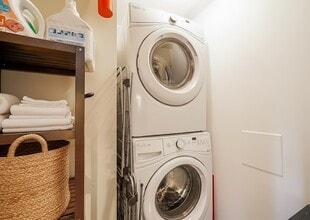 41 Alexander St in Vancouver, BC - Building Photo - Building Photo