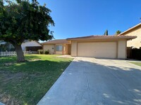 656 Santa Barbara St in Los Banos, CA - Building Photo - Building Photo