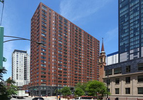 River North Park Apartments in Chicago, IL - Building Photo