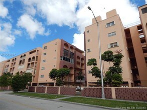 460 E 23rd St-Unit -205 in Hialeah, FL - Building Photo - Building Photo