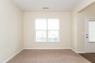 374 Darbys Run Ct in Hiram, GA - Building Photo - Building Photo