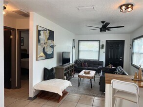 619 90th Ave N in St. Petersburg, FL - Building Photo - Building Photo