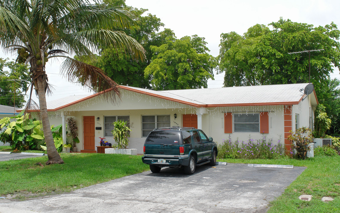 1433 SE 4th Ave in Deerfield Beach, FL - Building Photo