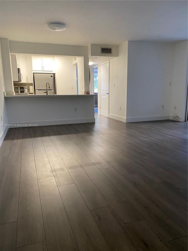 126 SW 17th Rd in Miami, FL - Building Photo - Building Photo