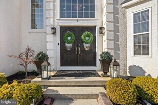 7 Madison Ct in Evesham, NJ - Building Photo