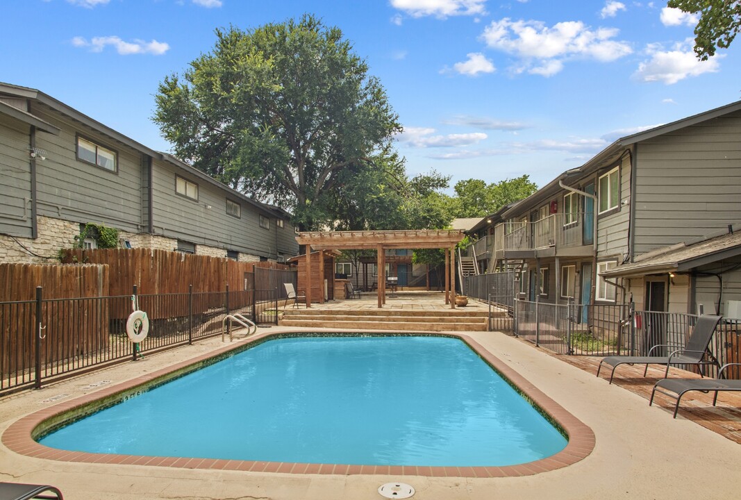 Parker Heights in Austin, TX - Foto de edificio