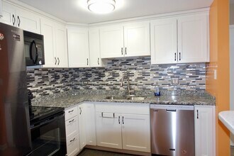 2015 S Finley Rd in Lombard, IL - Building Photo - Building Photo