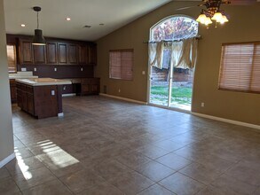 9936 Willowbrook Pond Rd in Las Vegas, NV - Building Photo - Building Photo