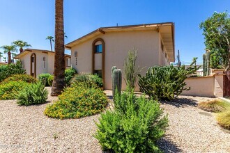 4848 N Woodmere Fairway in Scottsdale, AZ - Building Photo - Building Photo