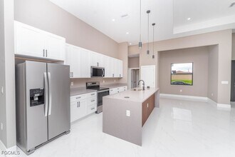 3900 9th St SW in Lehigh Acres, FL - Building Photo - Building Photo