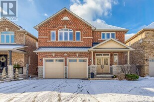 2492 Chaplin Rd in Oakville, ON - Building Photo