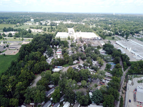 Village Green in Cincinnati, OH - Building Photo - Building Photo