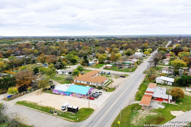 601 Evans St in Uvalde, TX - Building Photo