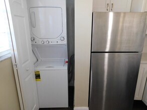 611 Cypress Lake Blvd in Pompano Beach, FL - Building Photo - Building Photo