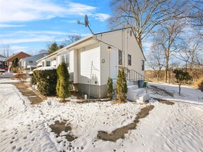 64 Capt Shankey Dr in West Haverstraw, NY - Building Photo - Building Photo