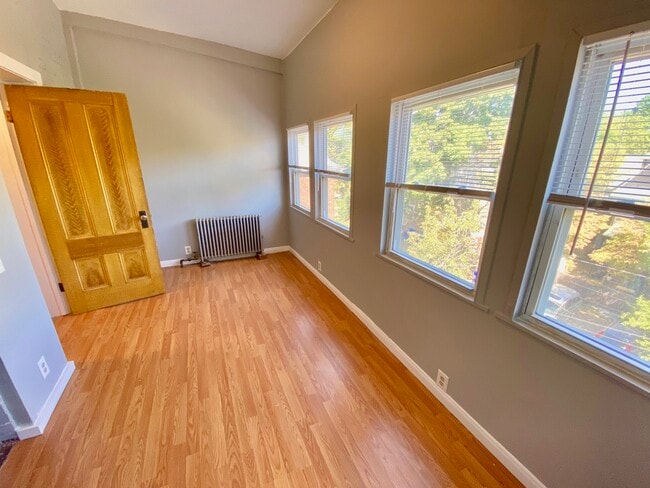 17 Warwick Rd, Unit 5 in Brookline, MA - Building Photo - Building Photo